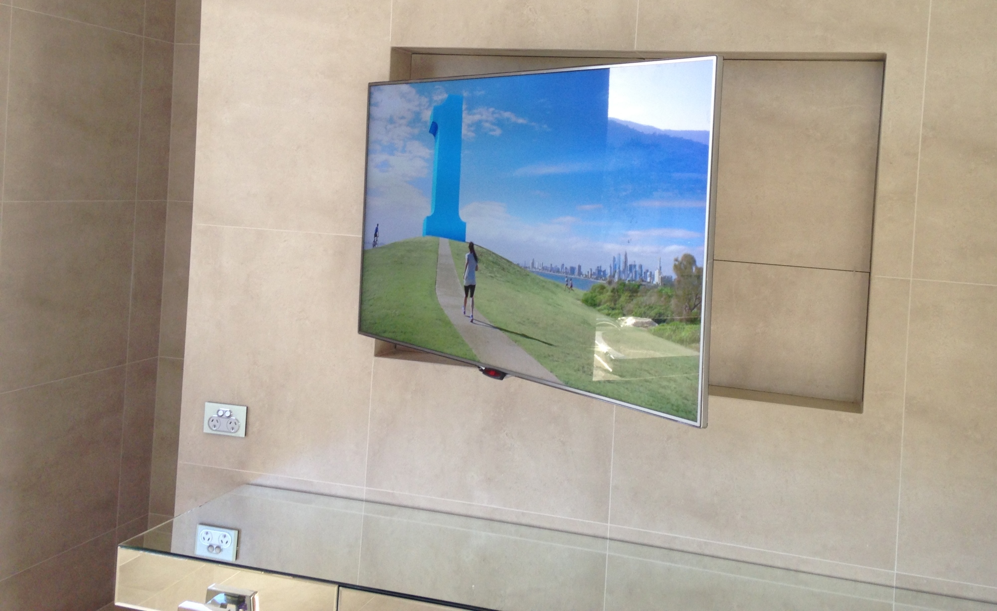 tv-wall-mount-articulated